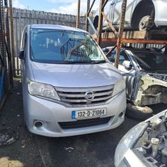 131 Nissan Serena breaking for parts
