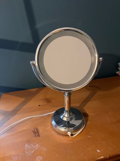 Revlon luxury illuminated mirror. Perfect condition.