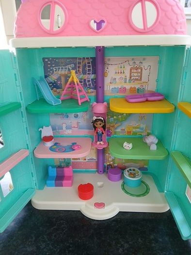 Gabbys Dollhouse