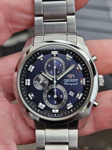 Watch Orient Chronograph.