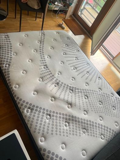 Mattress double supreme comfort with a small coffee stain