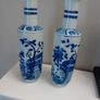 A pair of oriental vases Image 9