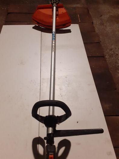Petrol grass strimmer