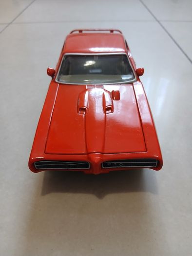 1969 Pontiac GTO 'The Judge 1:24' Die-Cast - Opening Hood, Doors & Trunk