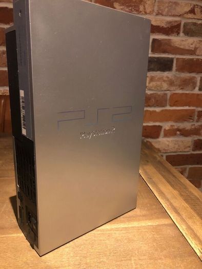 Retro Heaven - Lovely Silver Ps2 Bundle with silver controller