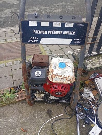Petrol washer working