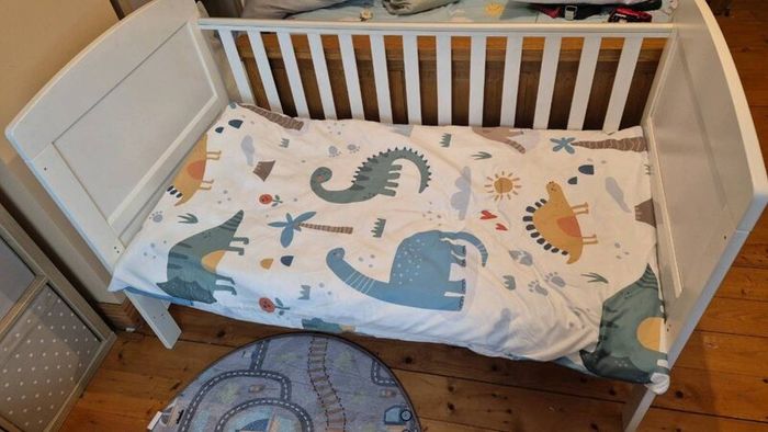 Cot & baby changing unit