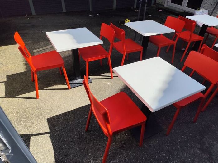 Cafe. Deli style seating