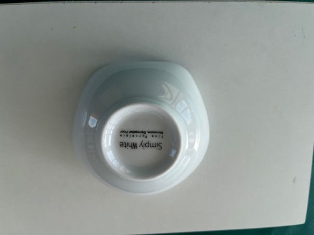 SUNFLOWER RAMEKIN Low-low.  With 6 fluted serving dishes for preserves. Total 7 items.