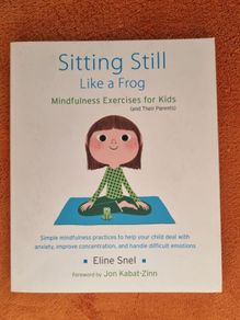 Sitting still like a frog by Eline Snel