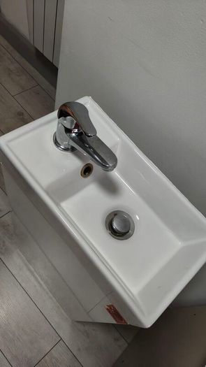 Bathroom sink