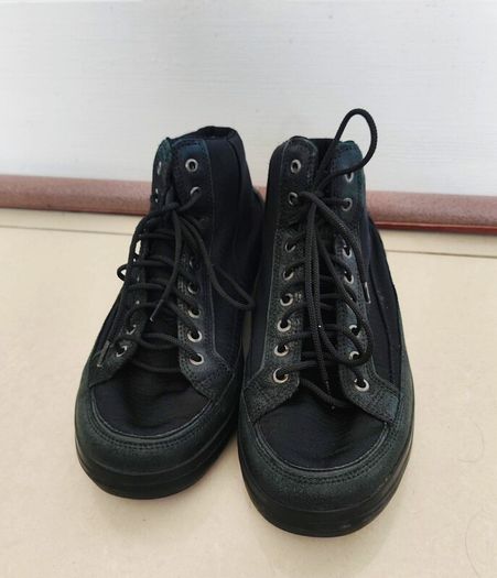 Price drop Flipflop High-Top Black Sneakers Size 39