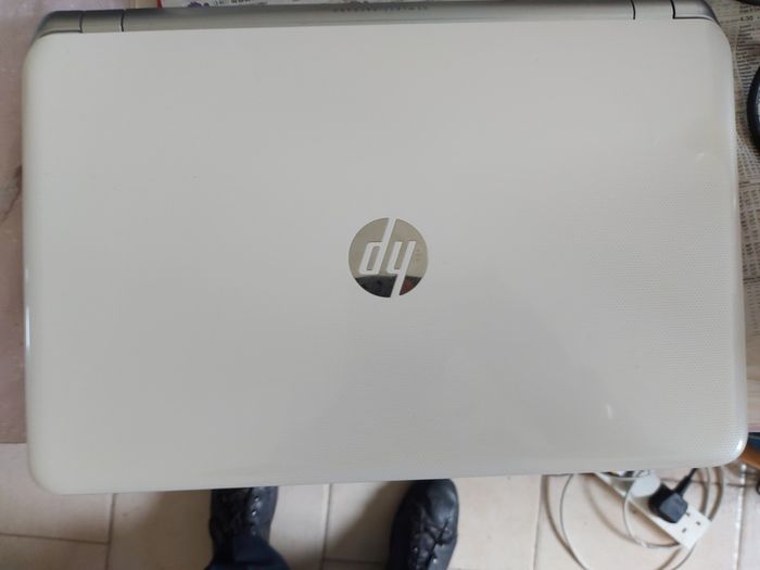 HP Pavilion 15.6 inch Laptop,Model 15-n098sa,  Intel Core i5-4200U CPU, 2.3GHz, 8GB Ram, 1 Terrabyte HDD, Windows 10, Microsoft Edge, Chrome and VLC