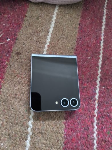 Samsung Galaxy Z Flip6