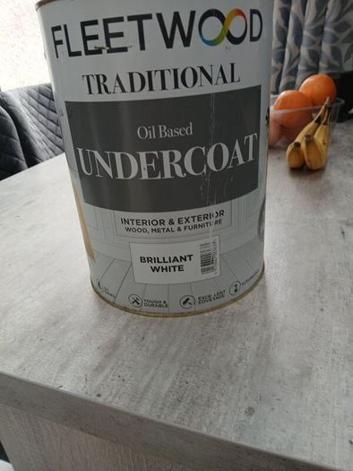 2 .5ltr tins of undercoat