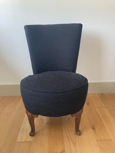 Dressing table chair