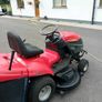 Ride on lawnmower Image 3