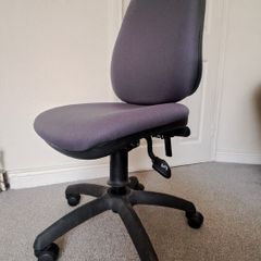 Office Desk Chair with Adjustable Height in Good Condition