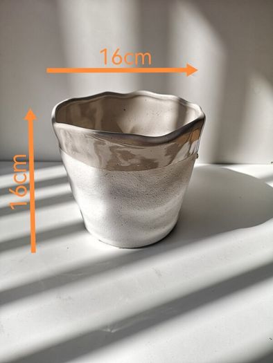 2 Ceramic White Plant Pots