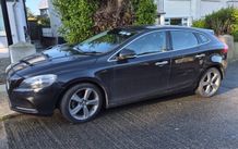 Black Volvo V40