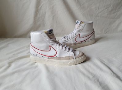 nike blazer hi tops Size 7 eu -40 white leather in excellent condition