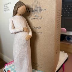Willow tree figurine