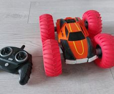Remote control car