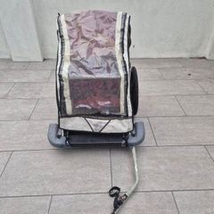 Child bike trailer