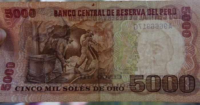 Variety of 10 Different Foreign Banknotes most of Peru