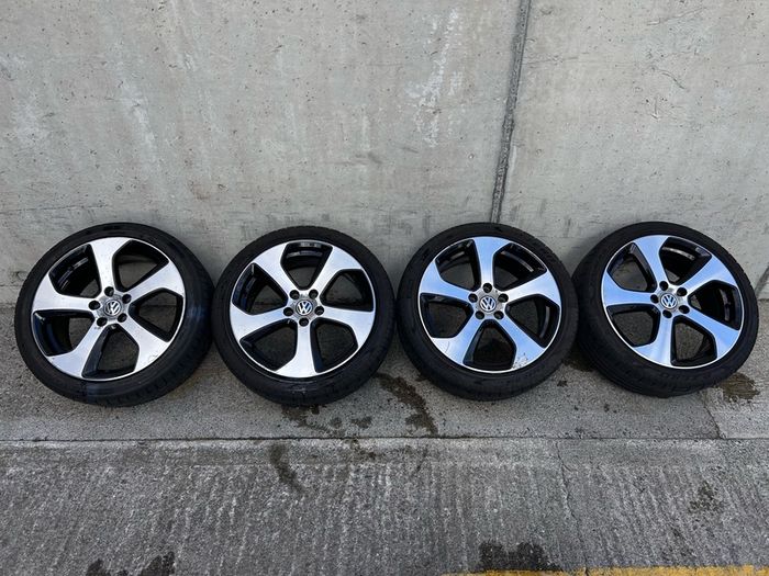 Genuine Volkswagen R-Line Austin 18" Alloy Wheels