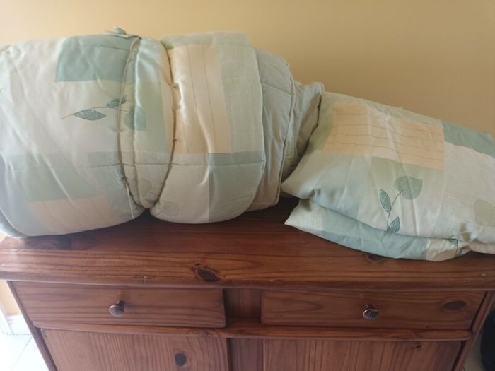 Bed throw and Matching curtains