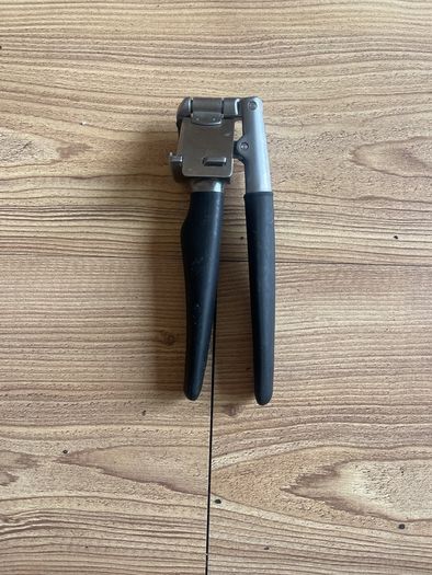 Garlic press