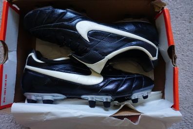 Football Boots Nike Air Legend Tiempo Black/White (2006) Size 7UK FG
