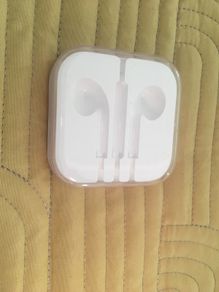 Apple Earphones Original Box