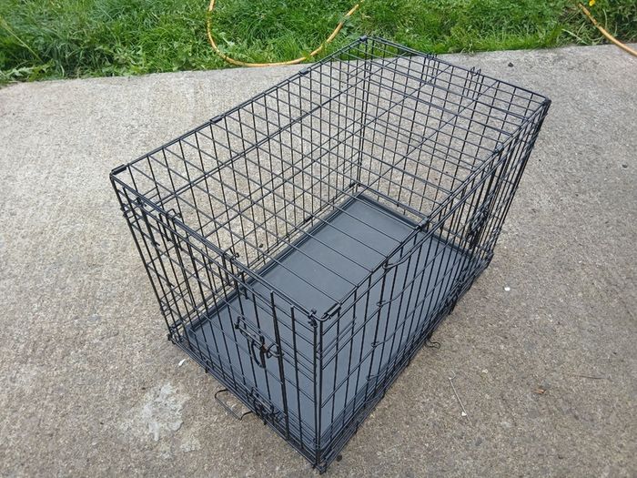 Steel dog crate