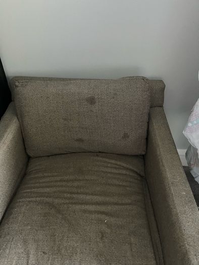 chair some stains but very comfortable and good condition