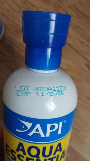 aquarium API aqua essentials water cleaner/conditioner