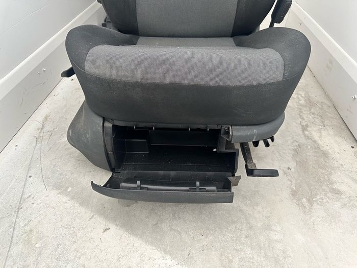 Volkswagen Caddy Mk4 Trendline Seats