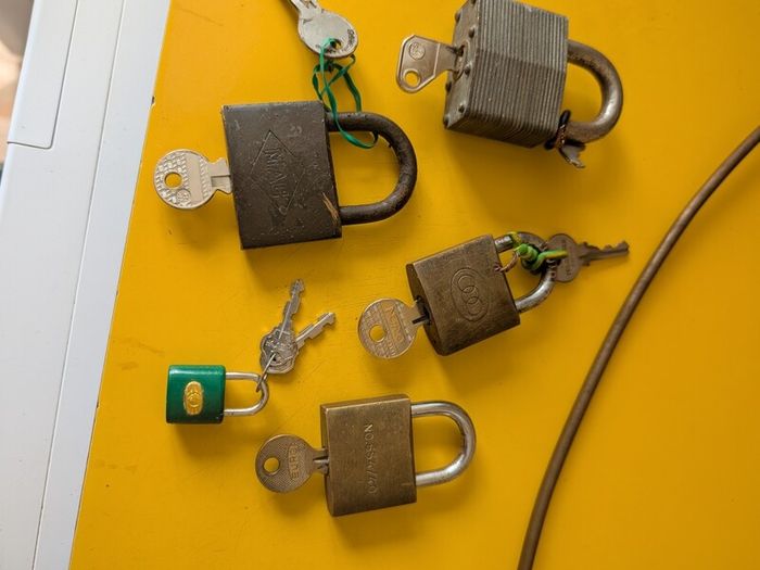 5 locks and keys