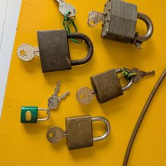 5 locks and keys