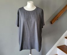 Velocity grey t-shirt, Size 2X / 20