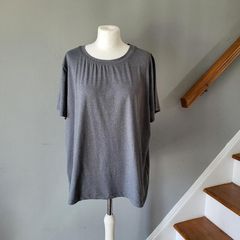 Velocity grey t-shirt, Size 2X / 20