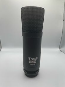 Focusrite iTrack Studio CM25B large diaphragm Mic