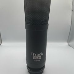 Focusrite iTrack Studio CM25B large diaphragm Mic