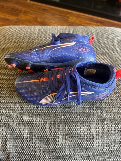 Uk 2 Puma football boots