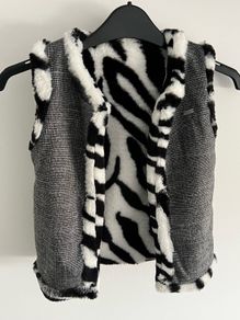 Le Chic brand Girls reversible gilet and Country kids grey tights  Age 6 years