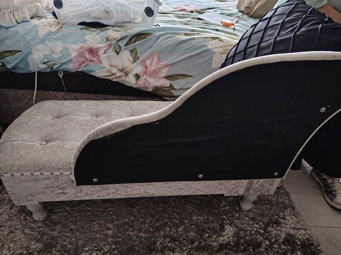 chaise longue