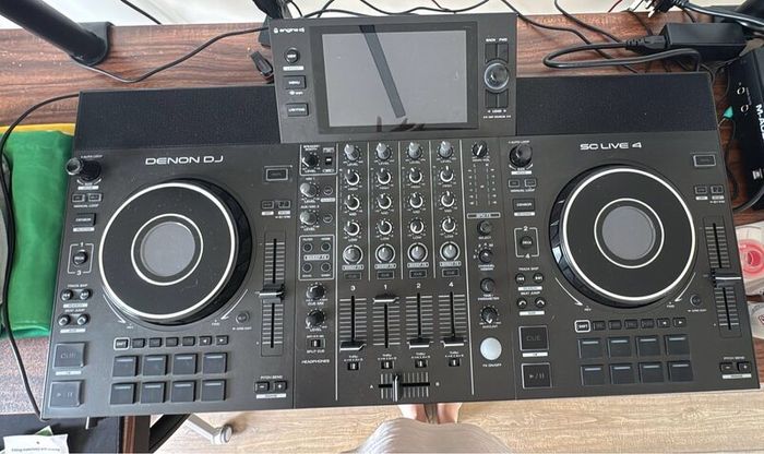 Denon DJ SC Live 4 Standalone + Decksaver