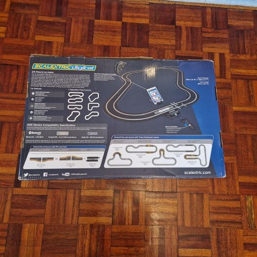Scalextric Japan 24 Hour Racing Set (cars have lights)