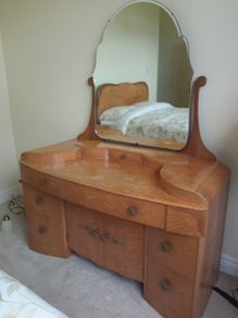 Antique bedroom dressing table with mirror